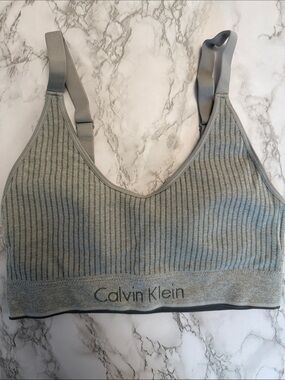 Calvin Klein Light Gray Ribbed Wireless Bralette (M)
